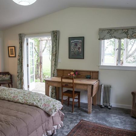 The Leafy Flat Apartment Havelock North Bagian luar foto