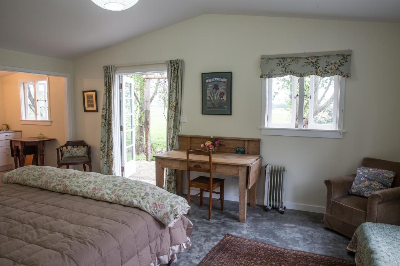 The Leafy Flat Apartment Havelock North Bagian luar foto