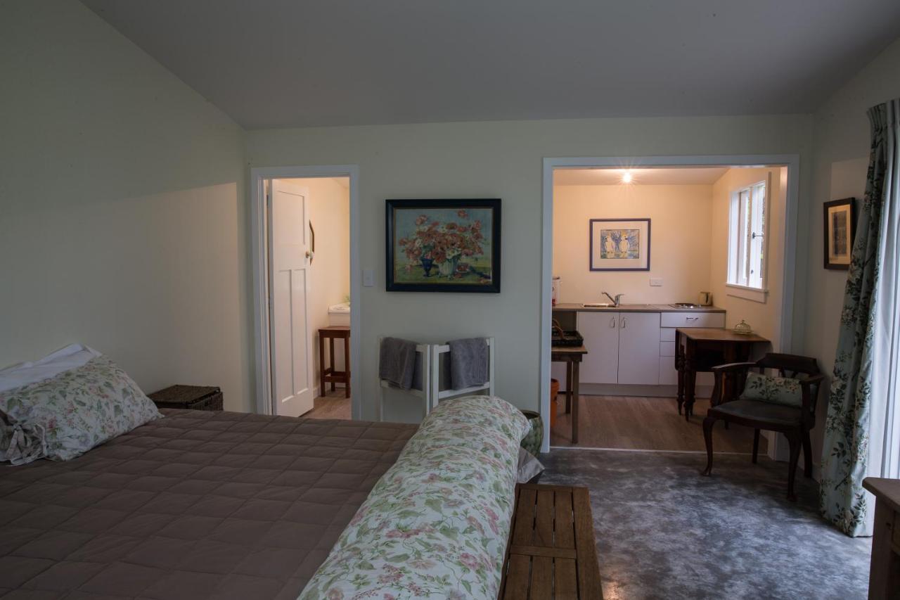 The Leafy Flat Apartment Havelock North Bagian luar foto