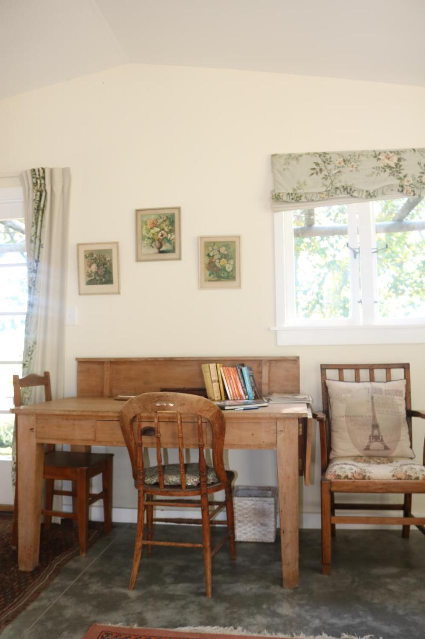 The Leafy Flat Apartment Havelock North Bagian luar foto